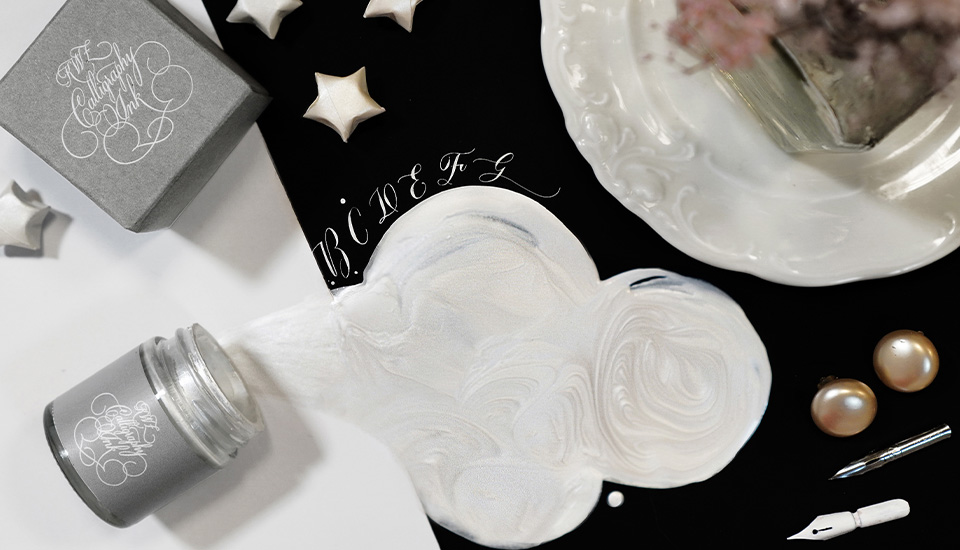 KWZ kaligraficky inkoust - pearl white